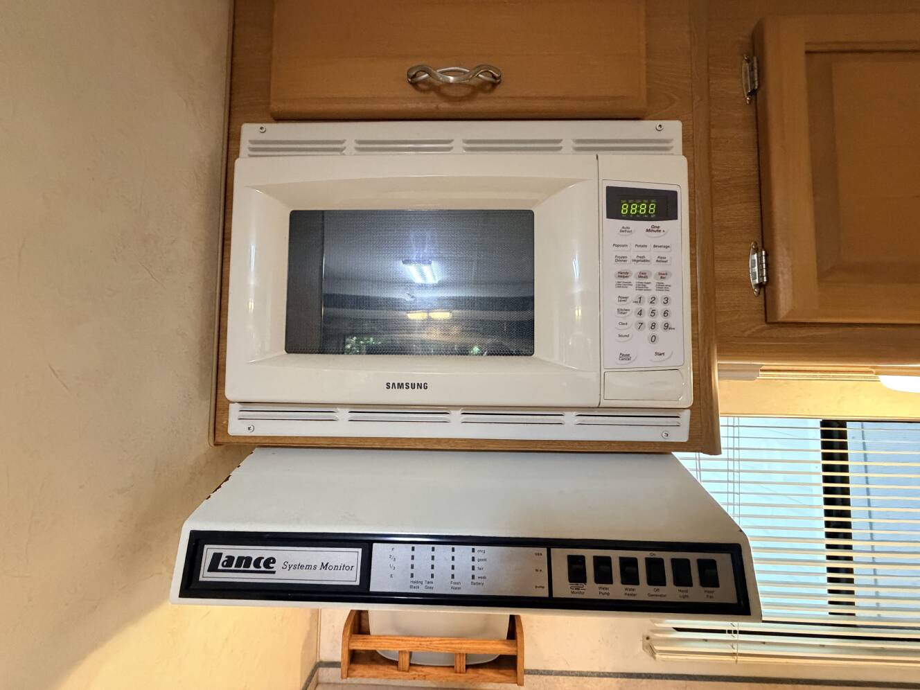 A photo of this 2002 Lance 1161
