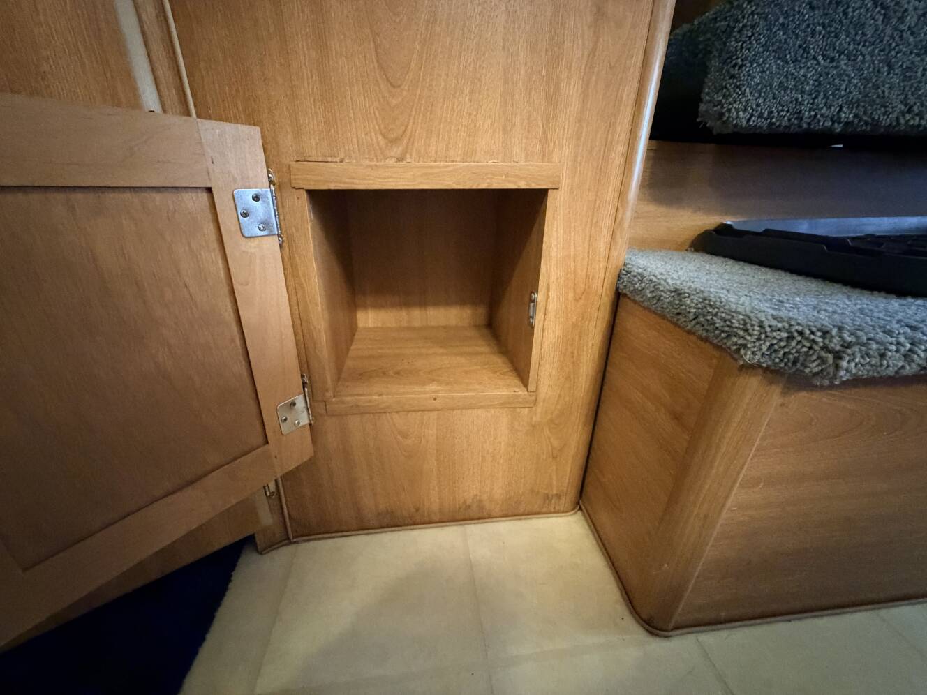 A photo of this 2002 Lance 1161