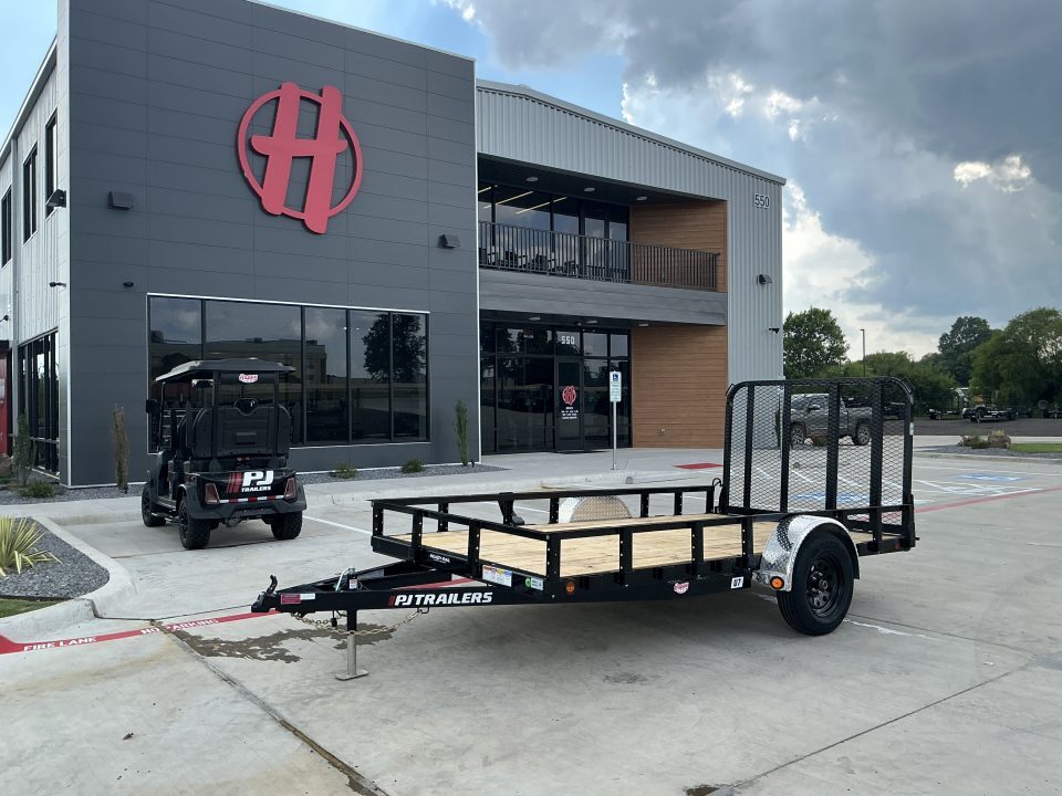 2027 PJ Trailers U7 in Paris, TX