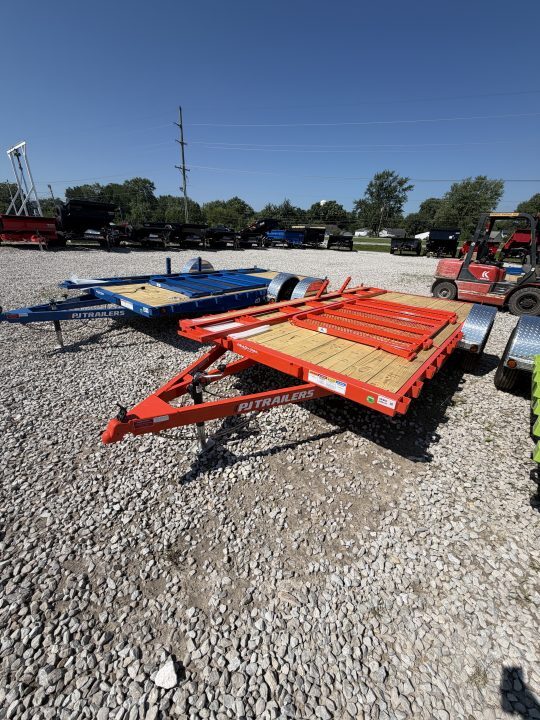 2027 PJ Trailers U8141 in Whiteland, IN