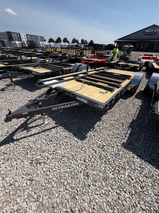 2027 PJ Trailers U8141 in Whiteland, IN