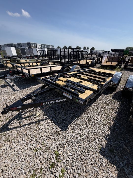 2027 PJ Trailers U7141 in Whiteland, IN