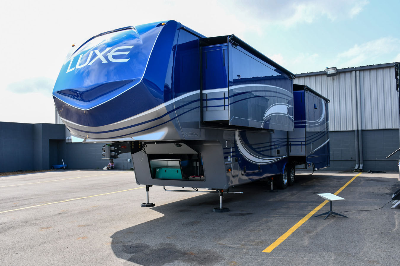 2027 Luxe GOLD 38GFB in elkhart IN