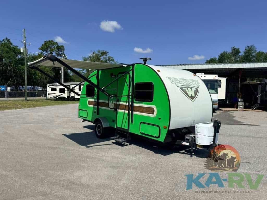 2017 Winnebago MINNIE DROP 1780 in fruitland park FL
