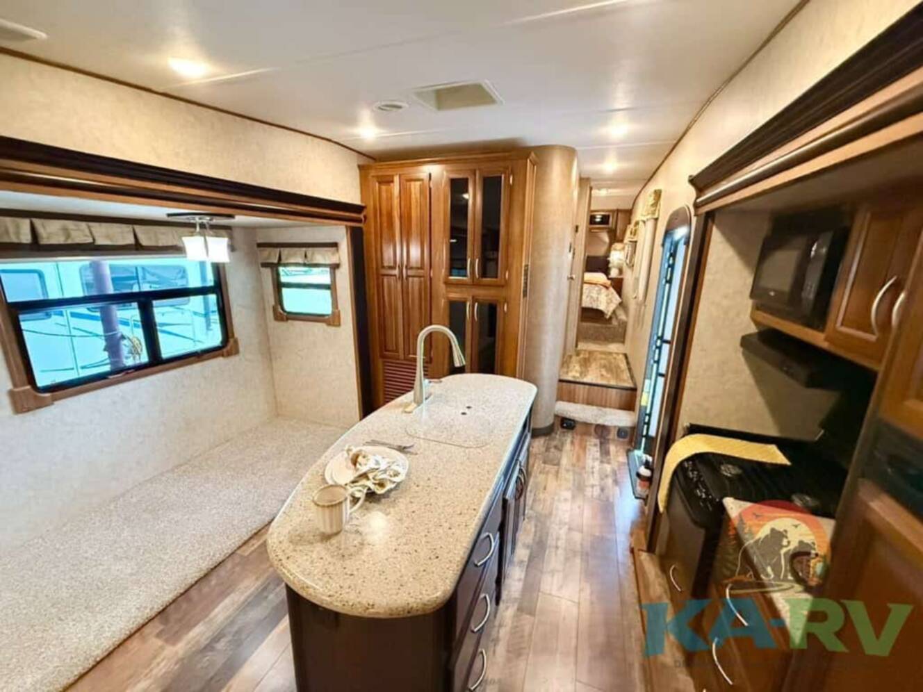A photo of this 2016 Prime Time Crusader M 295 RST