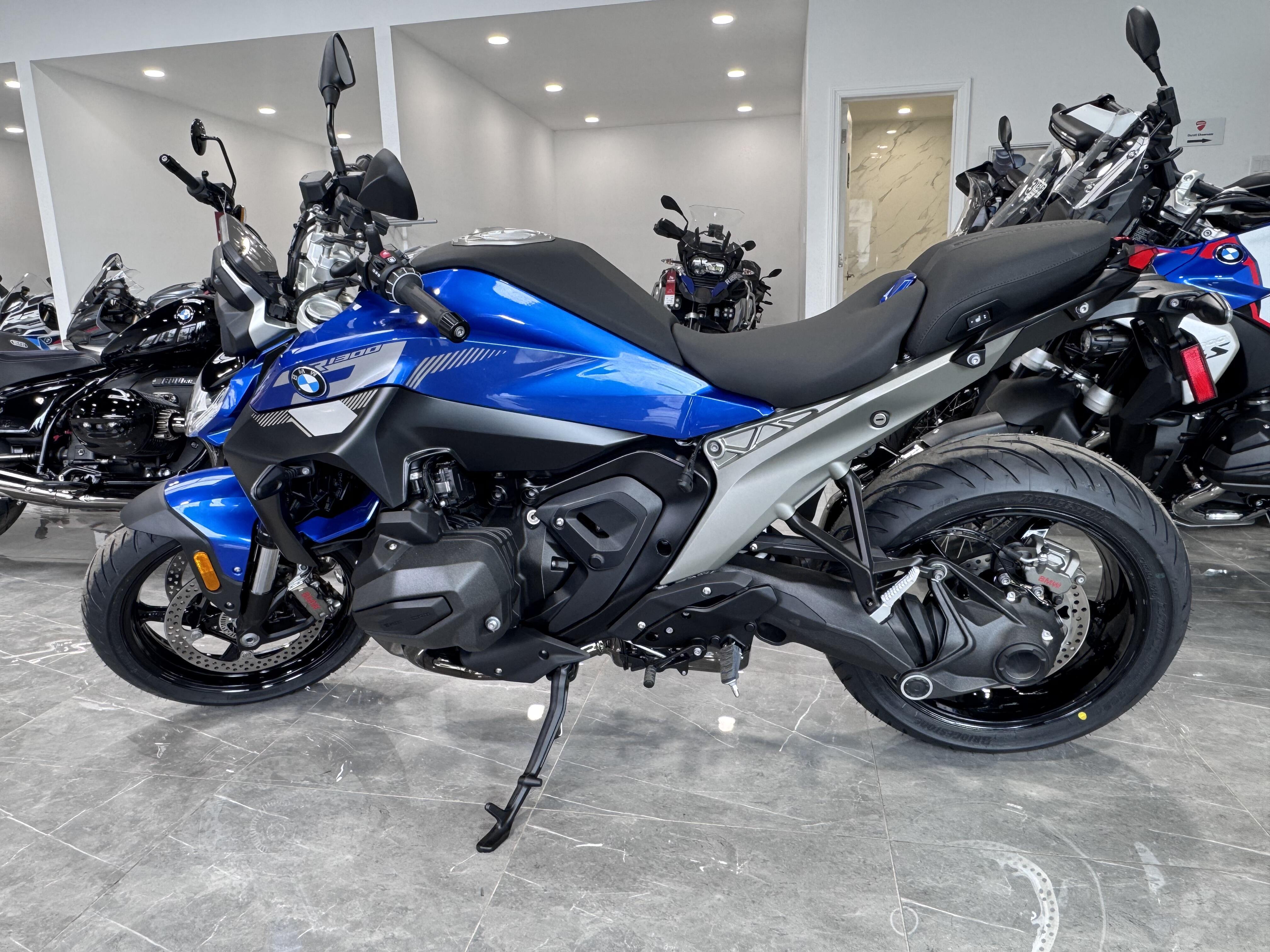 2026 BMW R 1300 R in Great Neck, NY