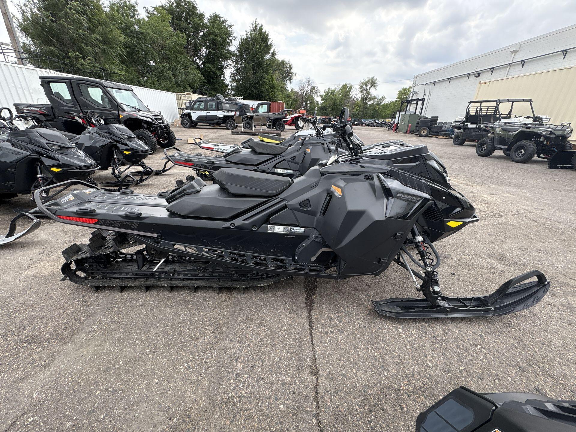2025 Ski-Doo SUMMIT EDGE 850 S BK HAC 154 3P4F 25-Demo in lakewood CO