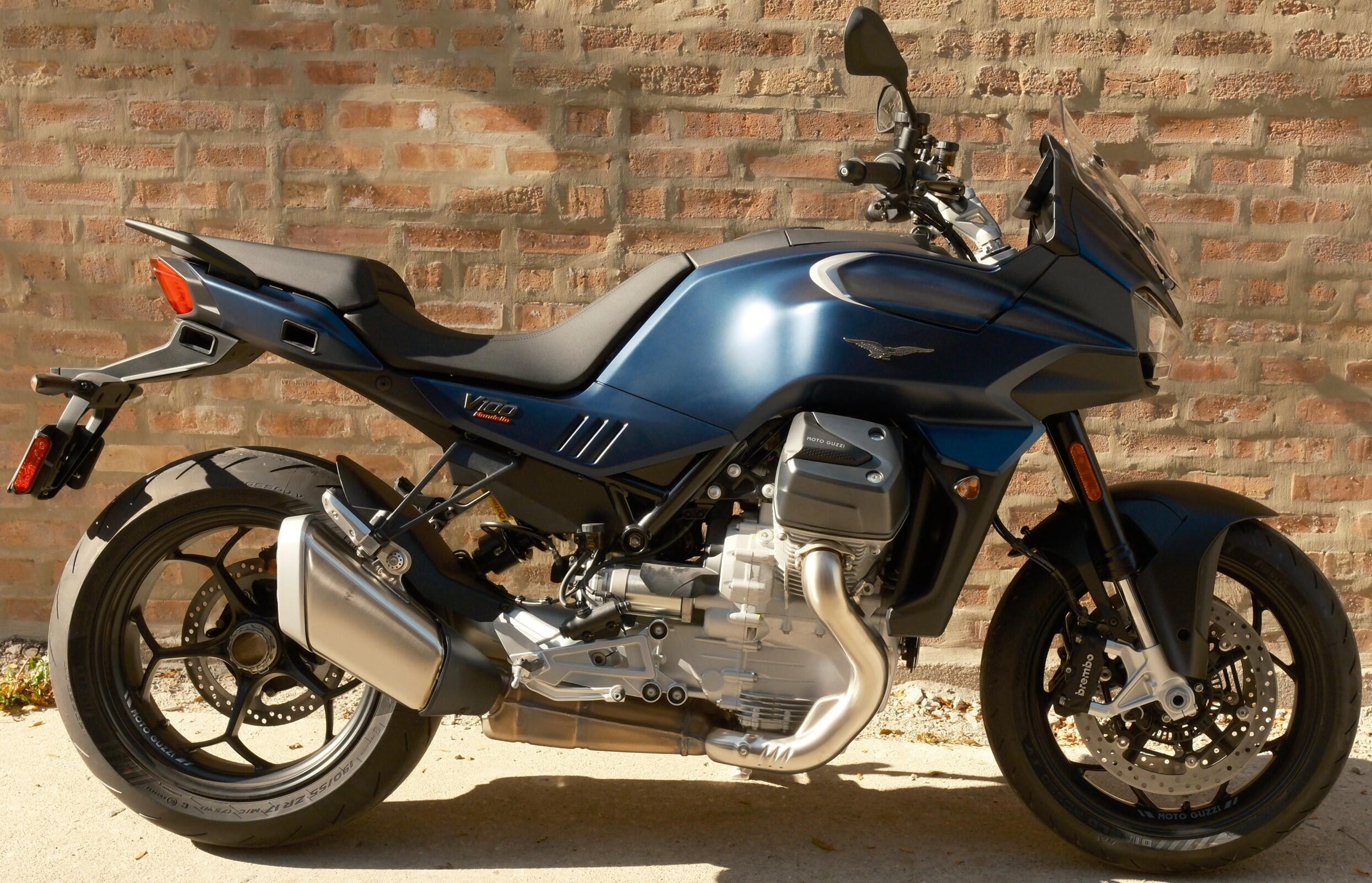 2025 Moto Guzzi V100 Mandello MANDELLO in Chicago, IL