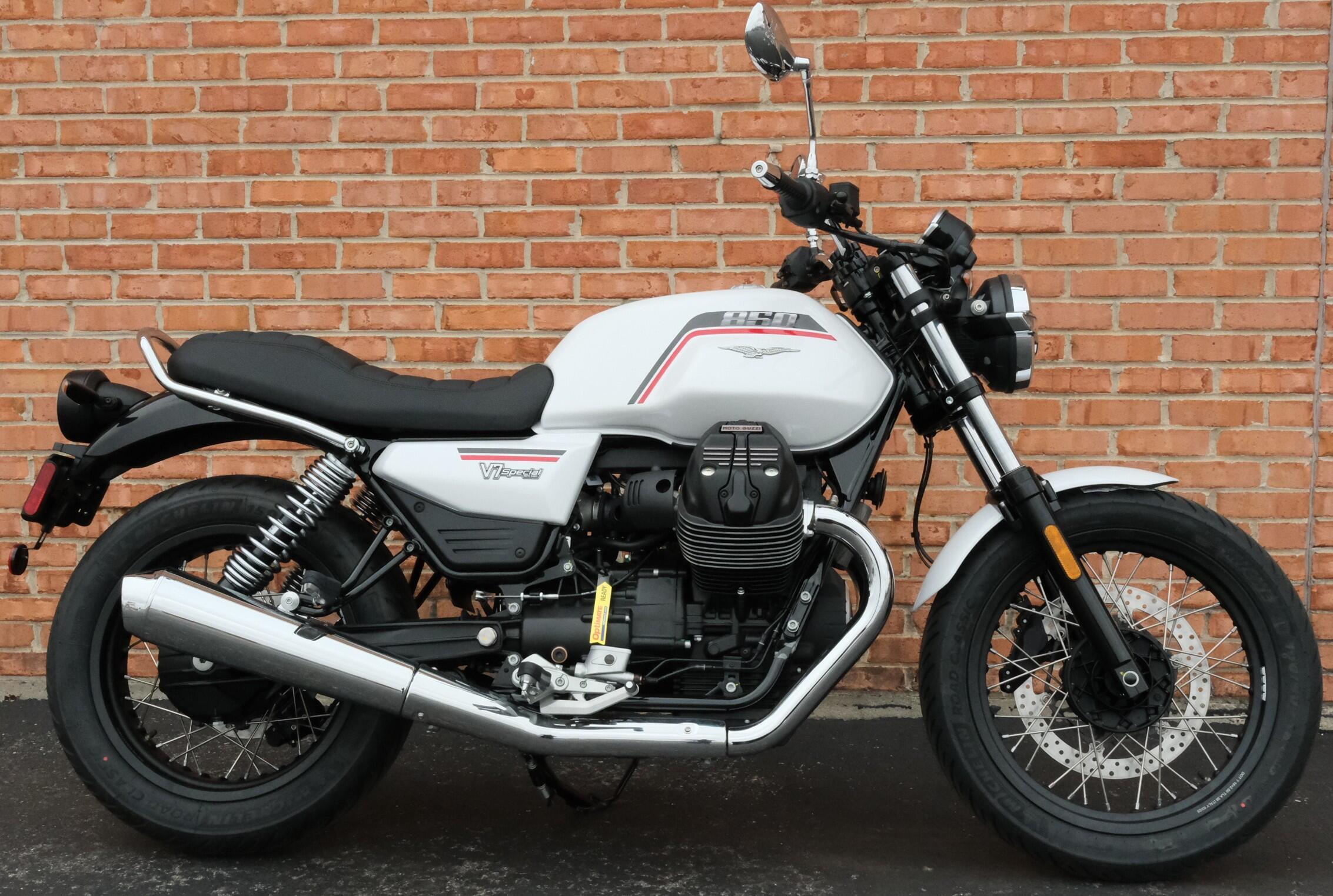2026 Moto Guzzi V7 Special SPECIAL in Villa Park, IL