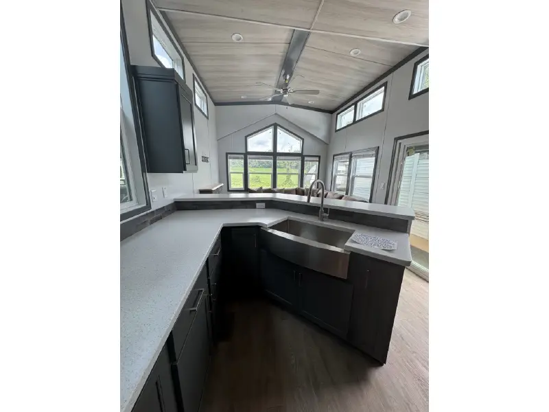 2027 ELEVATION PARK MODEL 5-117