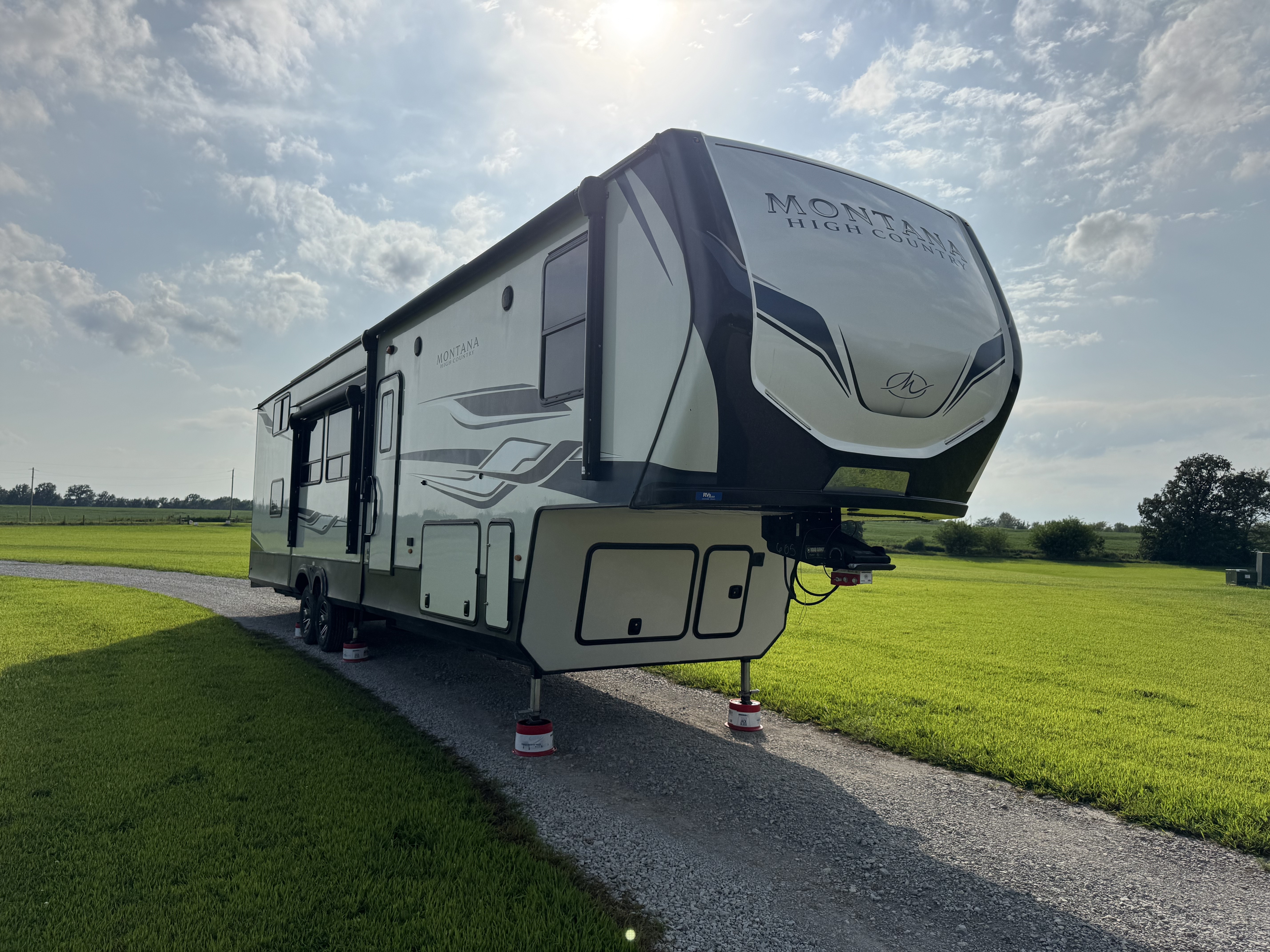2023 Keystone MONTANA HIGH COUNTRY 381TB in jameson MO