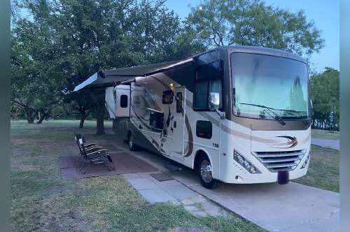 2017 Thor Motor Coach Hurricane 35M in the colony TX