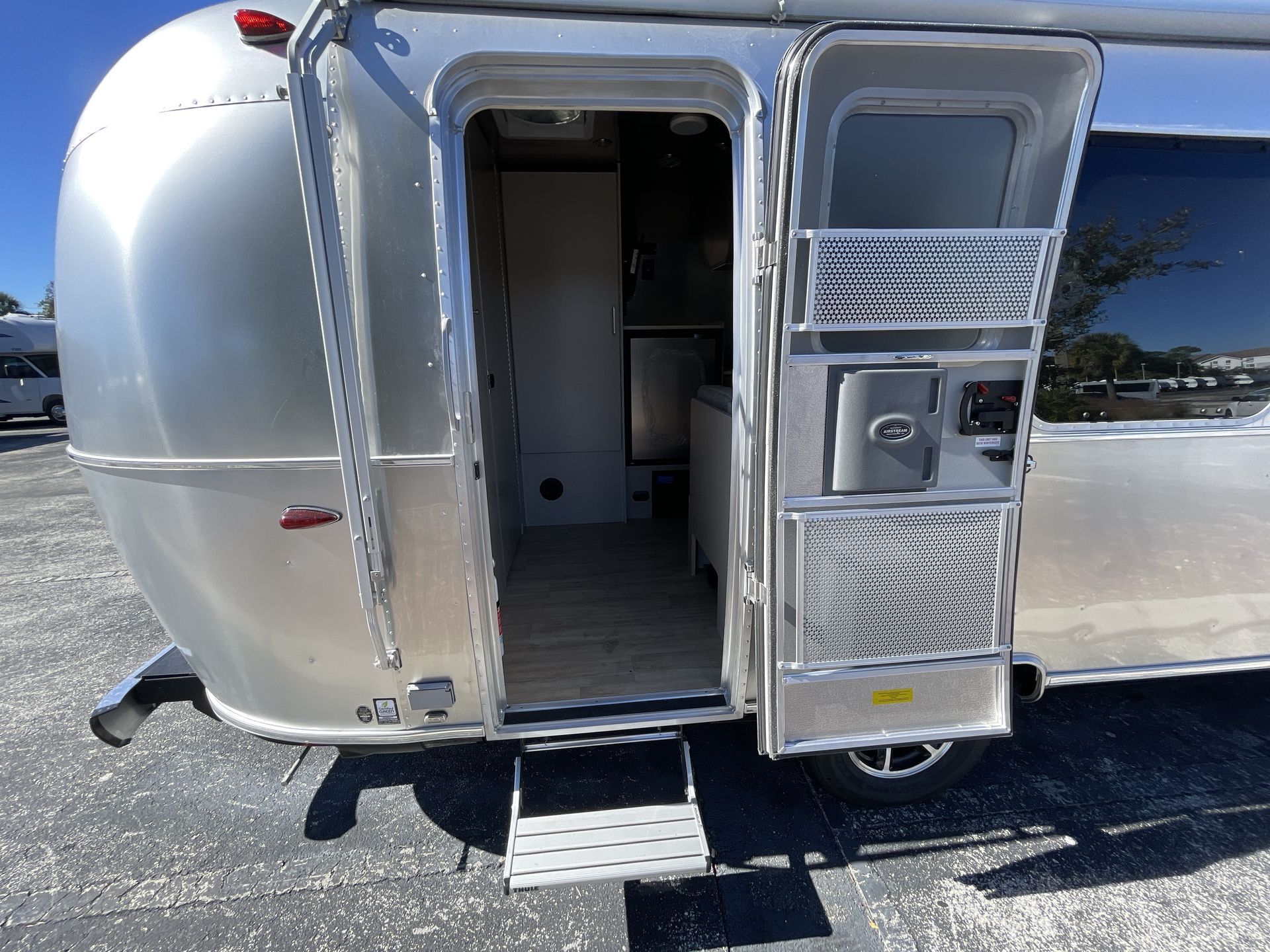 2026 Airstream Caravel 22FB RV