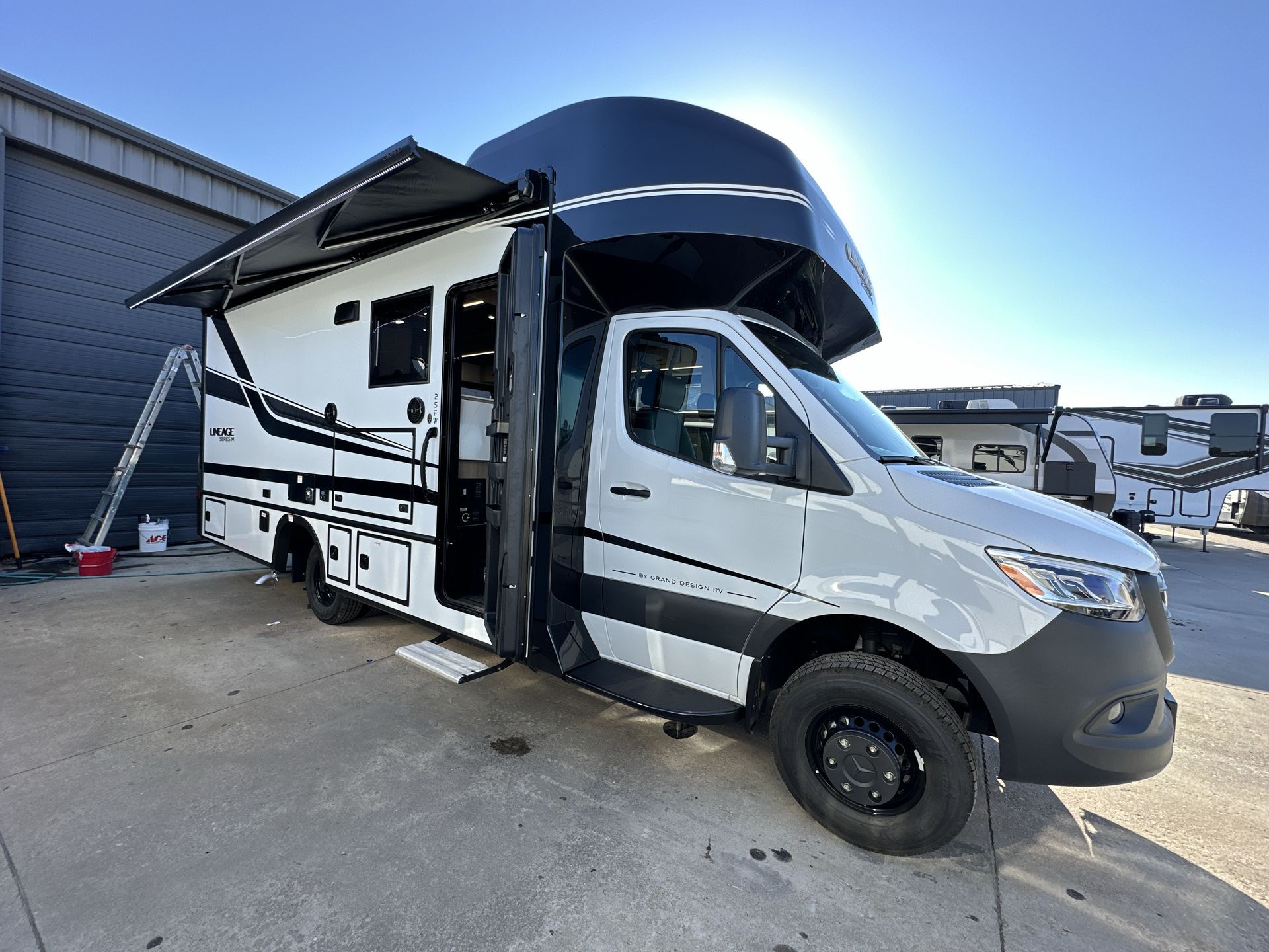 2027 Grand Design Lineage Series M 25FW in cincinnati OH