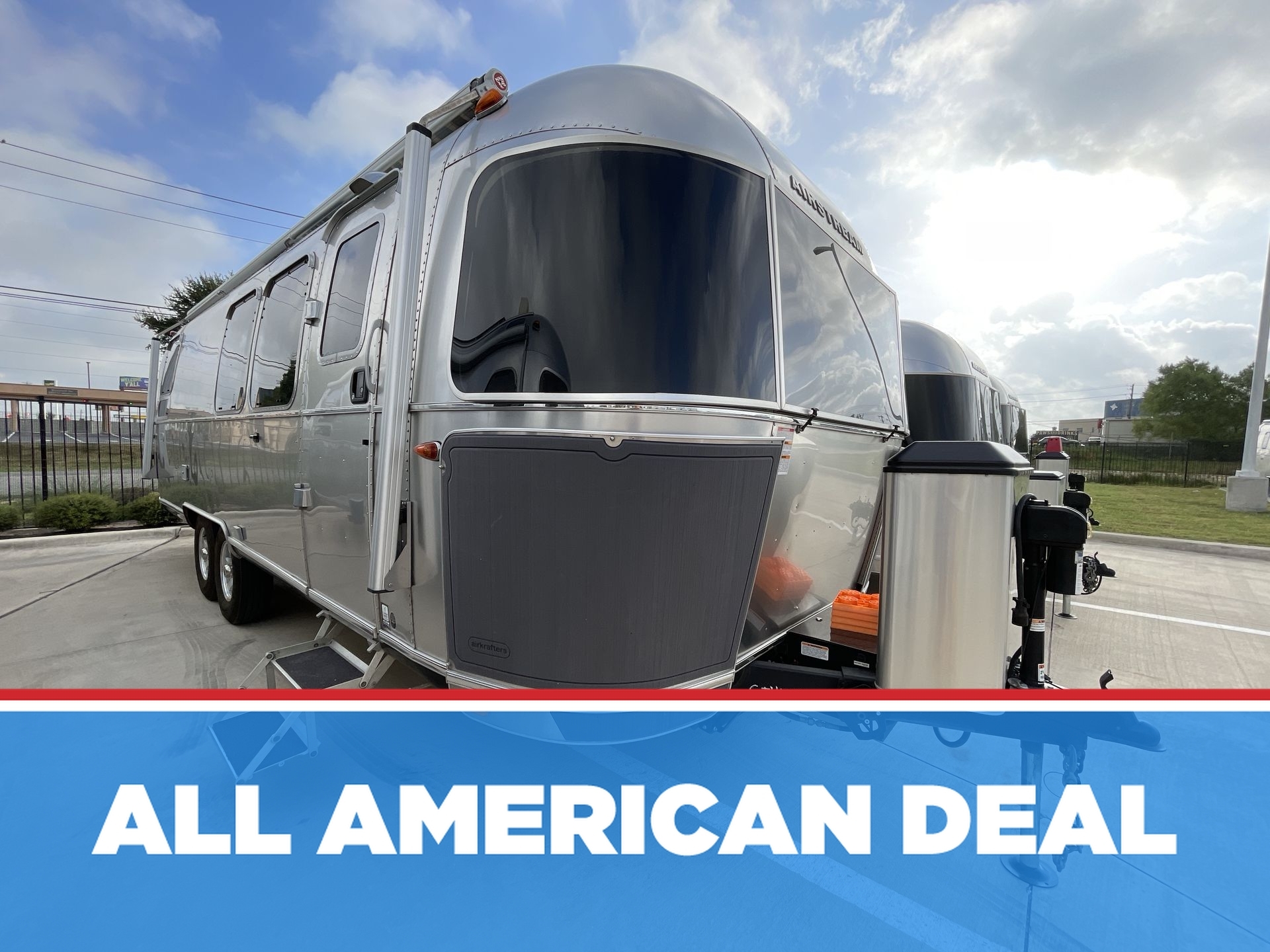 2023 Airstream Pottery Barn 28RBT 28RB TWIN in buda TX