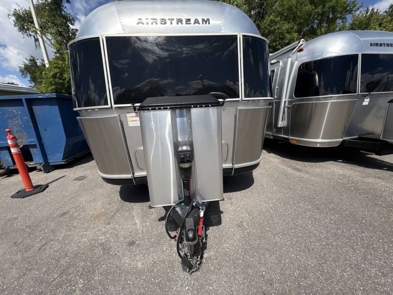 A photo of this 2020 Airstream Classic 33FBQ