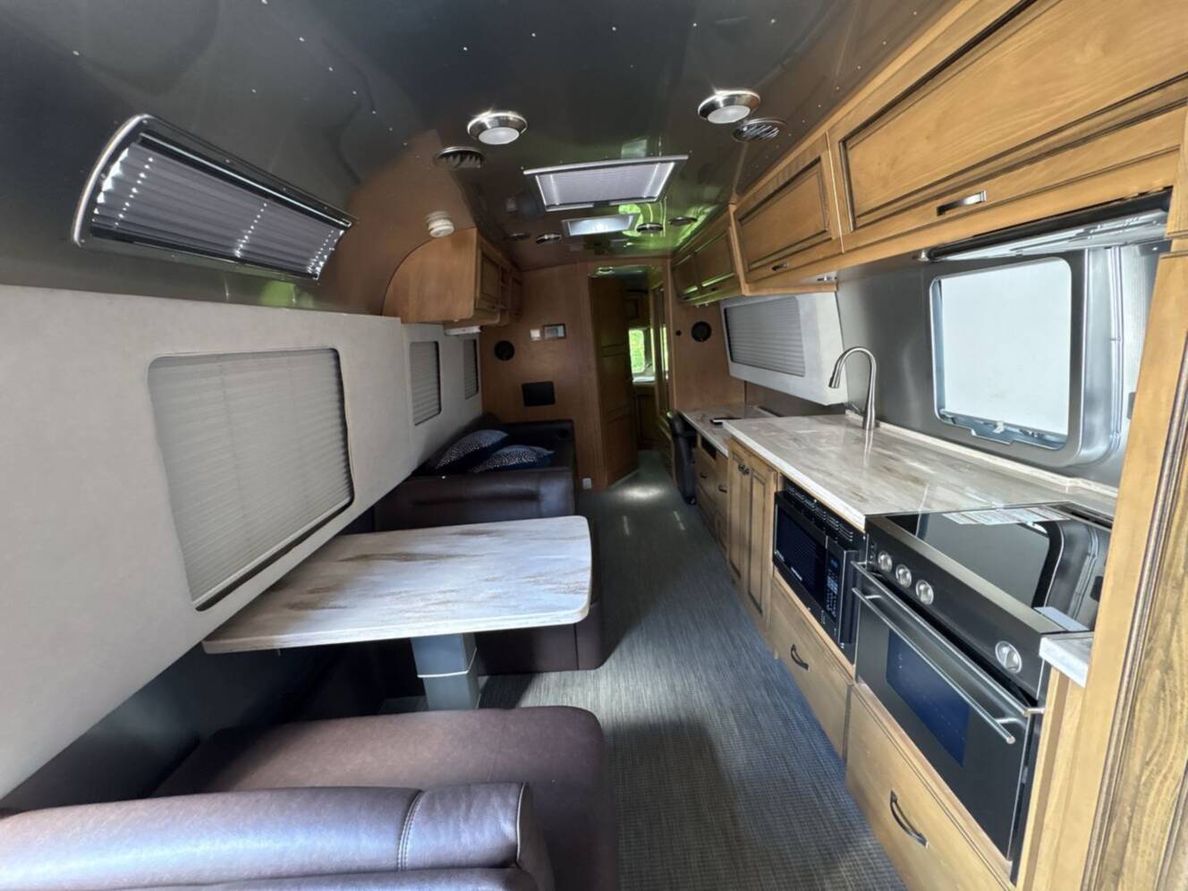 A photo of this 2020 Airstream Classic 33FBQ