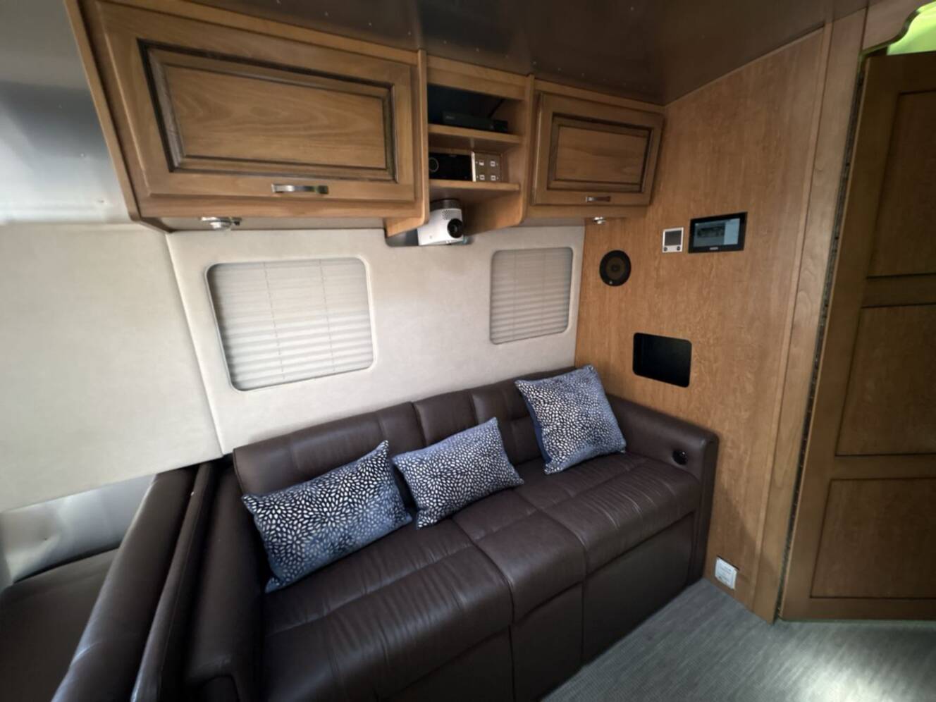A photo of this 2020 Airstream Classic 33FBQ
