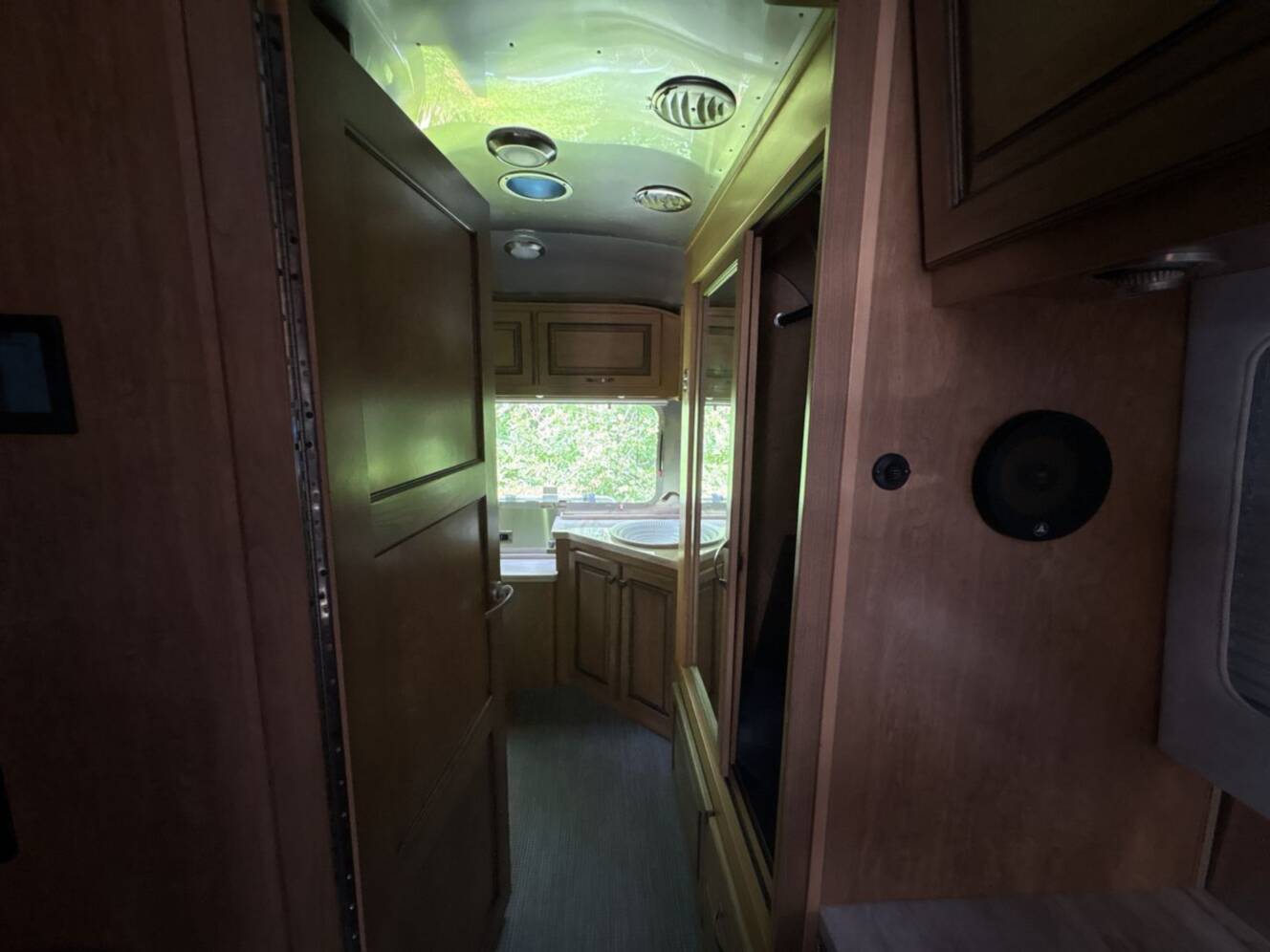 A photo of this 2020 Airstream Classic 33FBQ