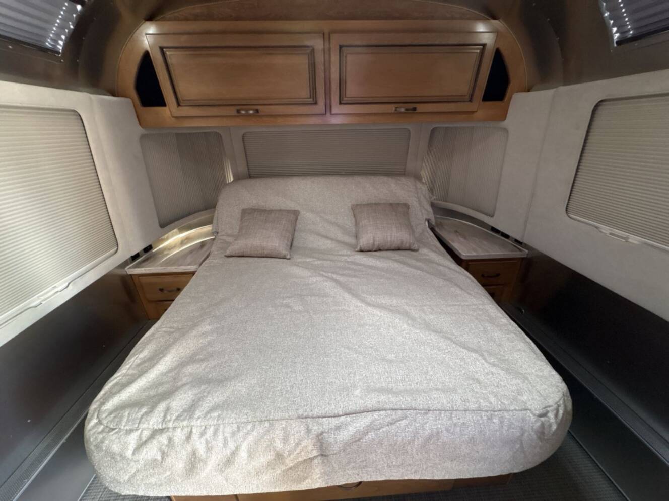 A photo of this 2020 Airstream Classic 33FBQ