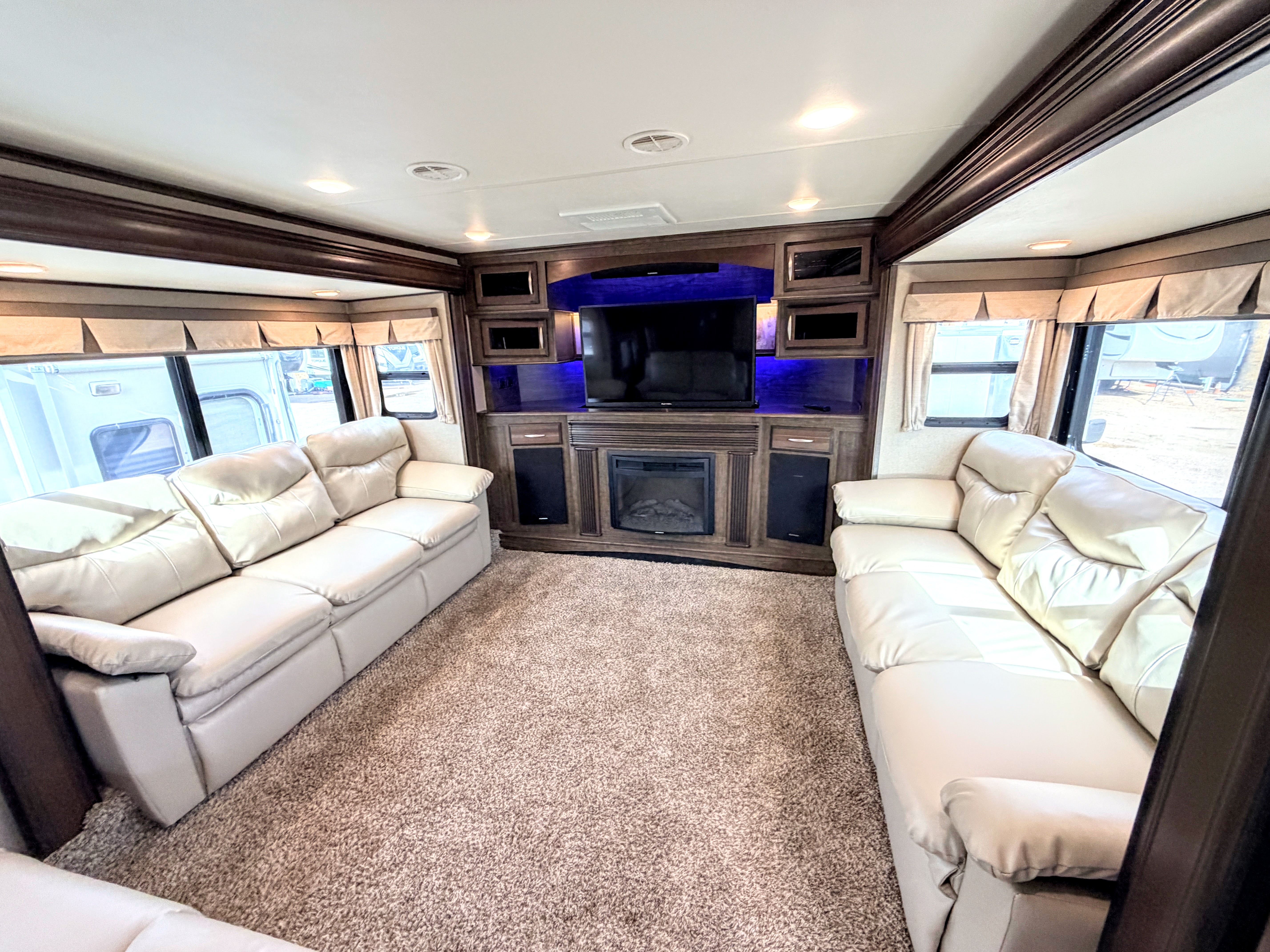 2016 Grand Design Solitude 379FL RV