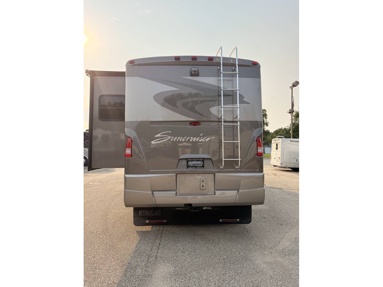 A photo of this 2005 Itasca SUNCRUISER 38J