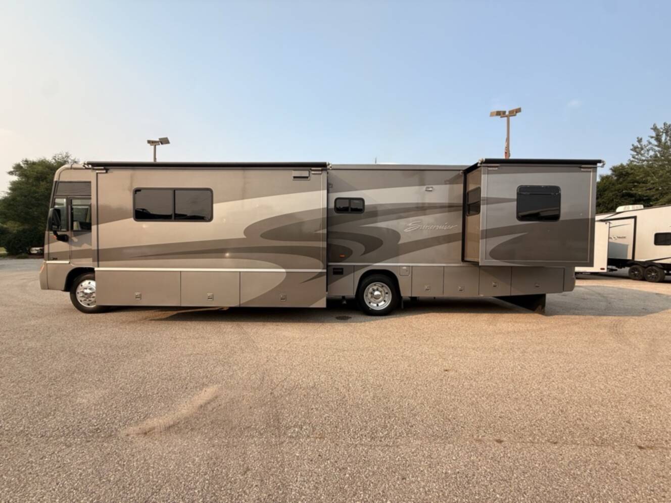 A photo of this 2005 Itasca SUNCRUISER 38J
