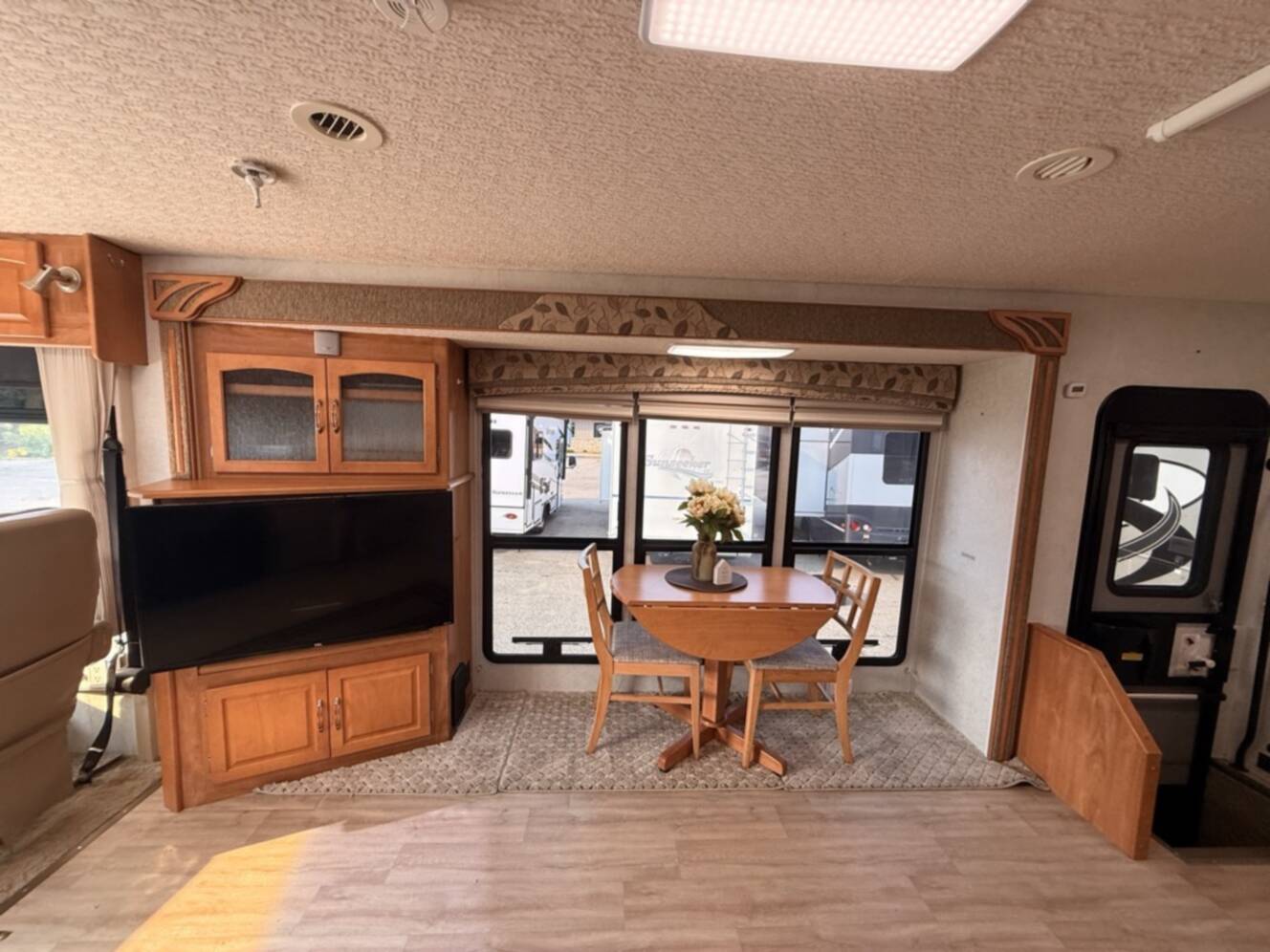 A photo of this 2005 Itasca SUNCRUISER 38J