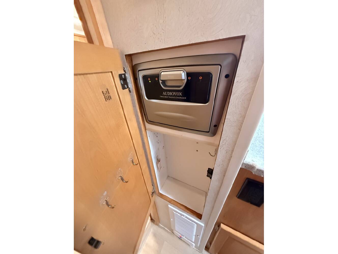 A photo of this 2005 Itasca SUNCRUISER 38J