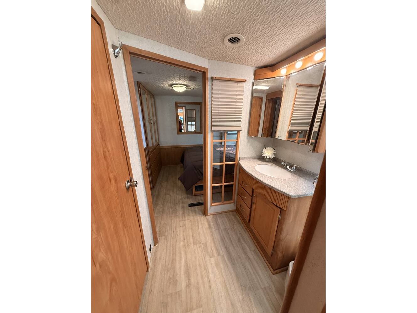 A photo of this 2005 Itasca SUNCRUISER 38J