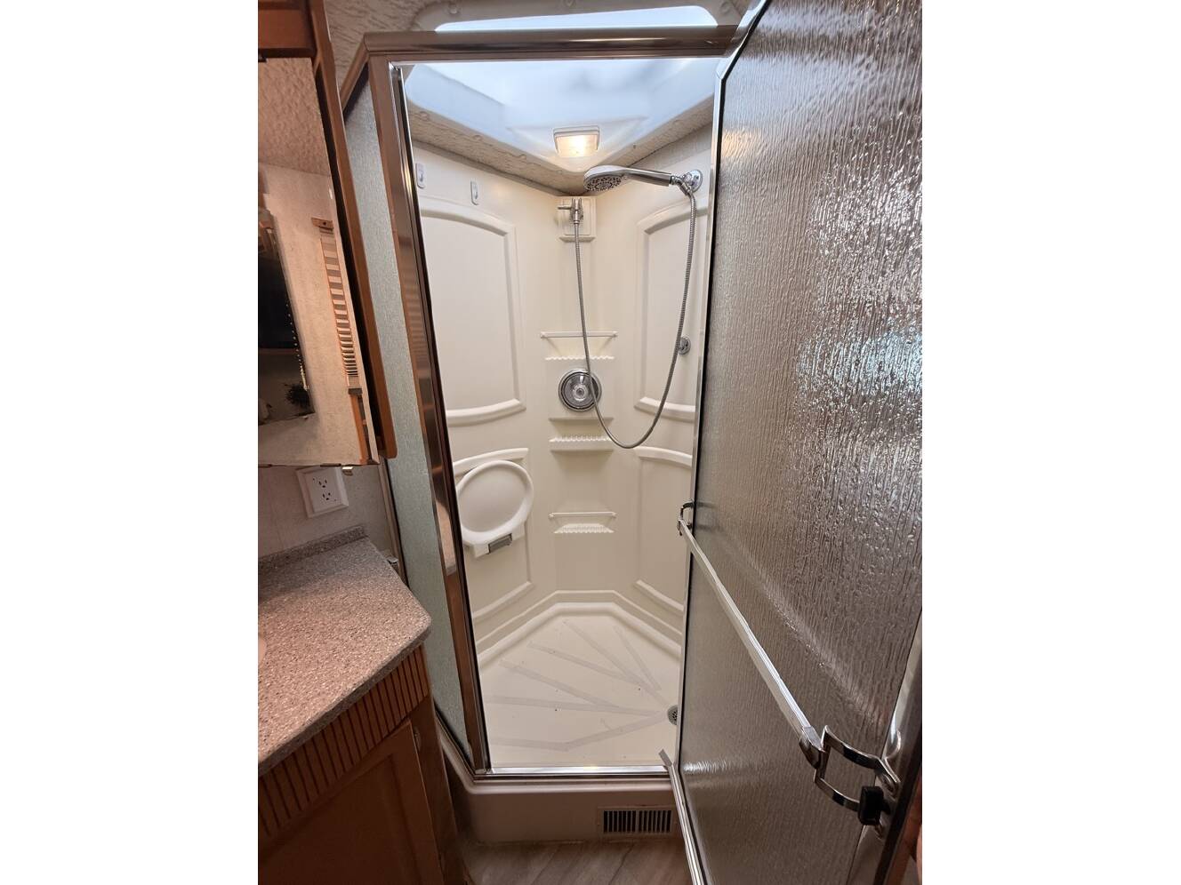 A photo of this 2005 Itasca SUNCRUISER 38J