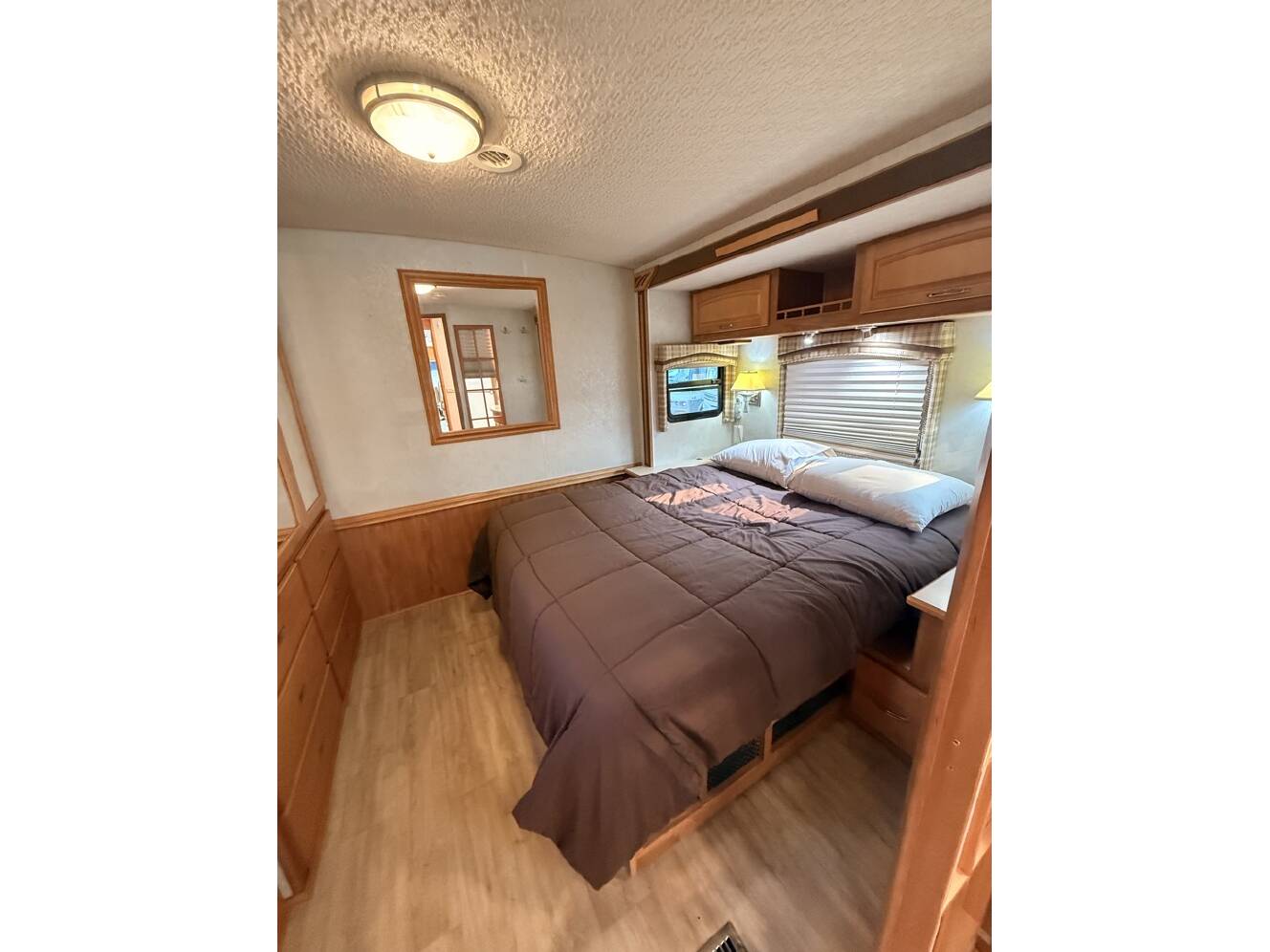 A photo of this 2005 Itasca SUNCRUISER 38J