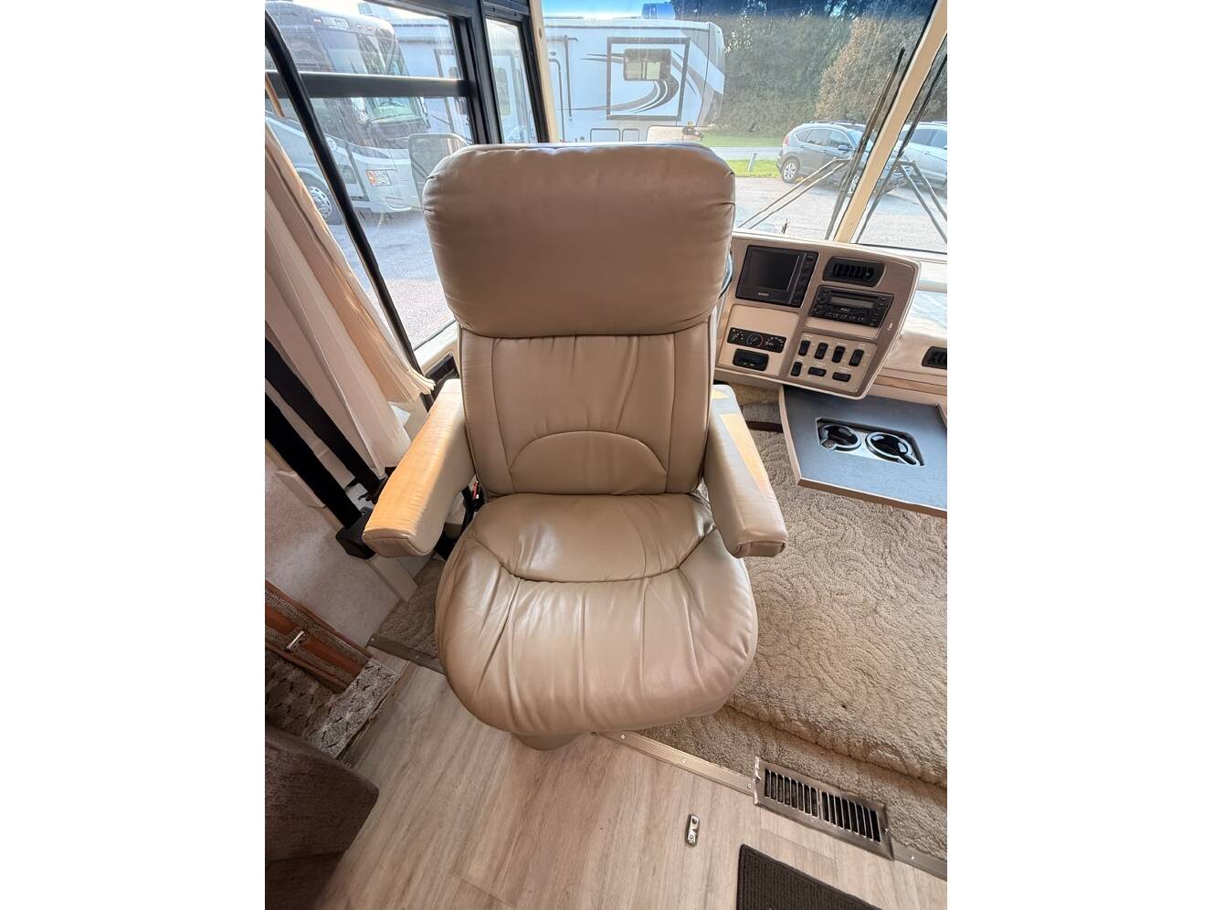 A photo of this 2005 Itasca SUNCRUISER 38J
