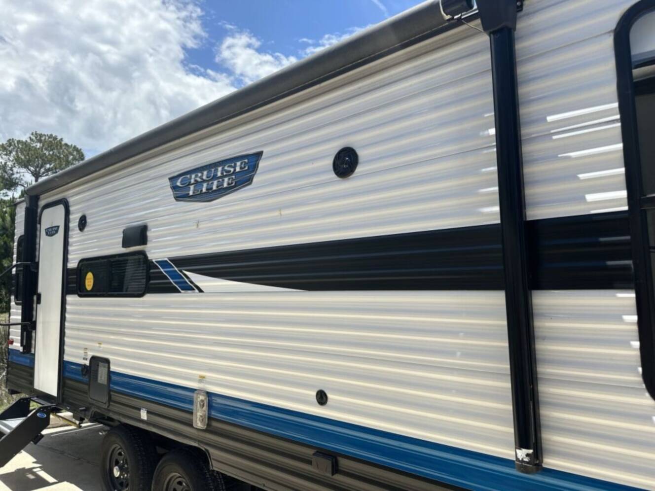 A photo of this 2023 Forest River Salem Cruise Lite 24RLXL