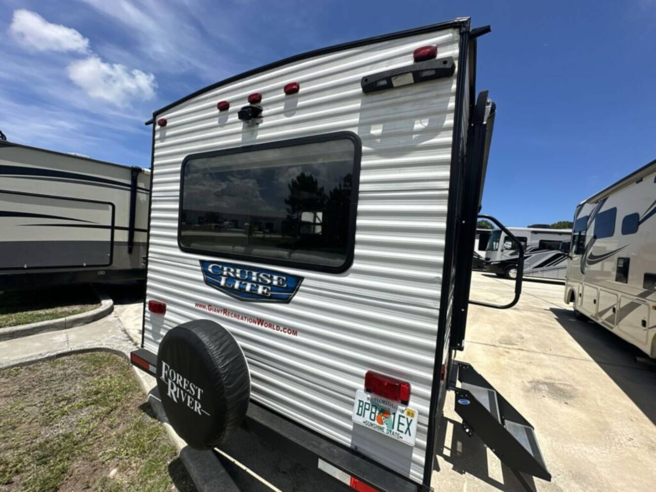 A photo of this 2023 Forest River Salem Cruise Lite 24RLXL