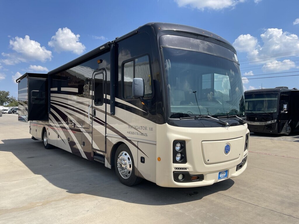 2017 Holiday Rambler NAVIGATOR XE 36U in cleburne TX