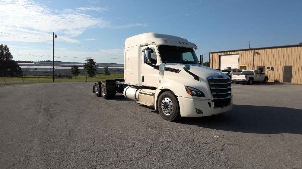 2020 FREIGHTLINER CASCADIA 126 in Gadsden, AL