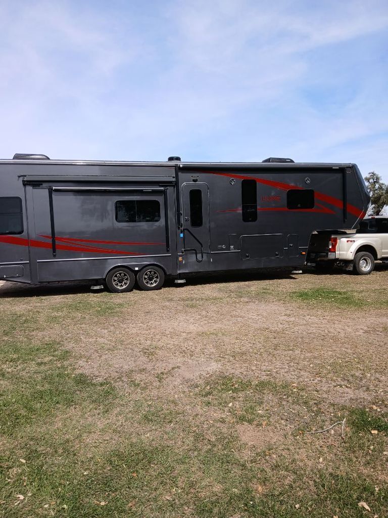 2021 Luxe Gold 35GRS in victoria TX