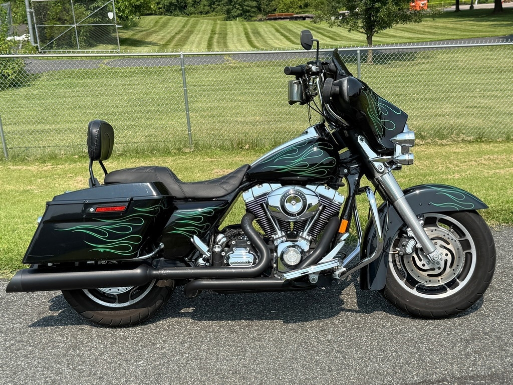 2007 Harley-Davidson Street Glide FLHX in Zieglerville, PA