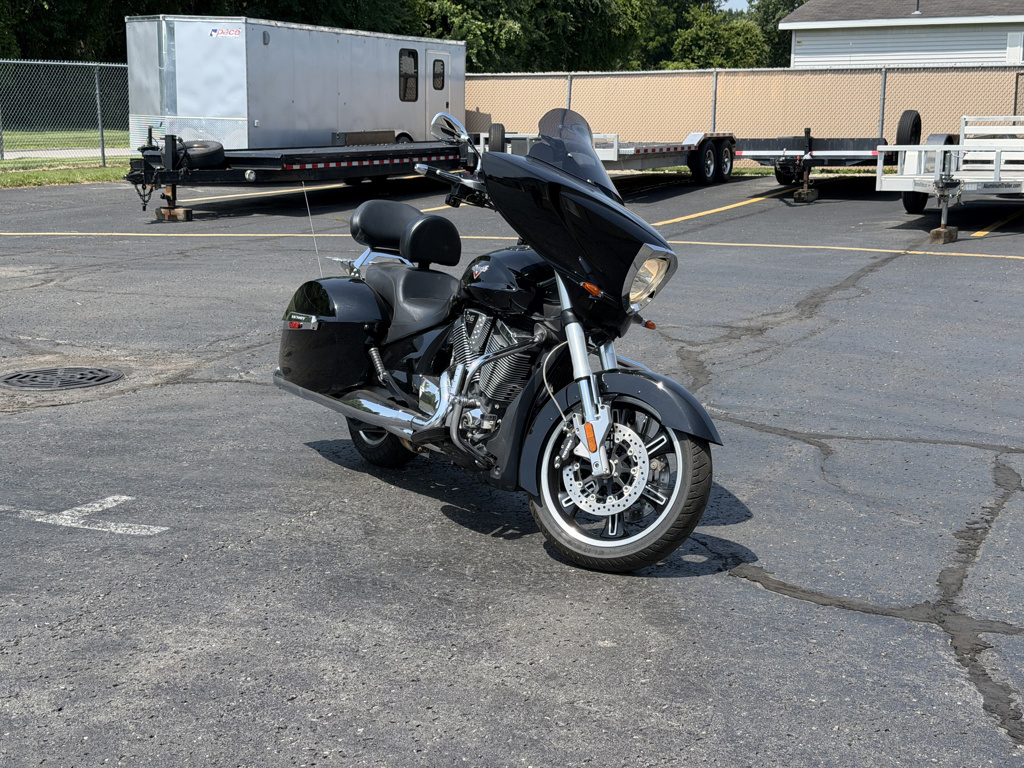 2017 Victory Motorcycles Cross Country ABS in Monroe, MI