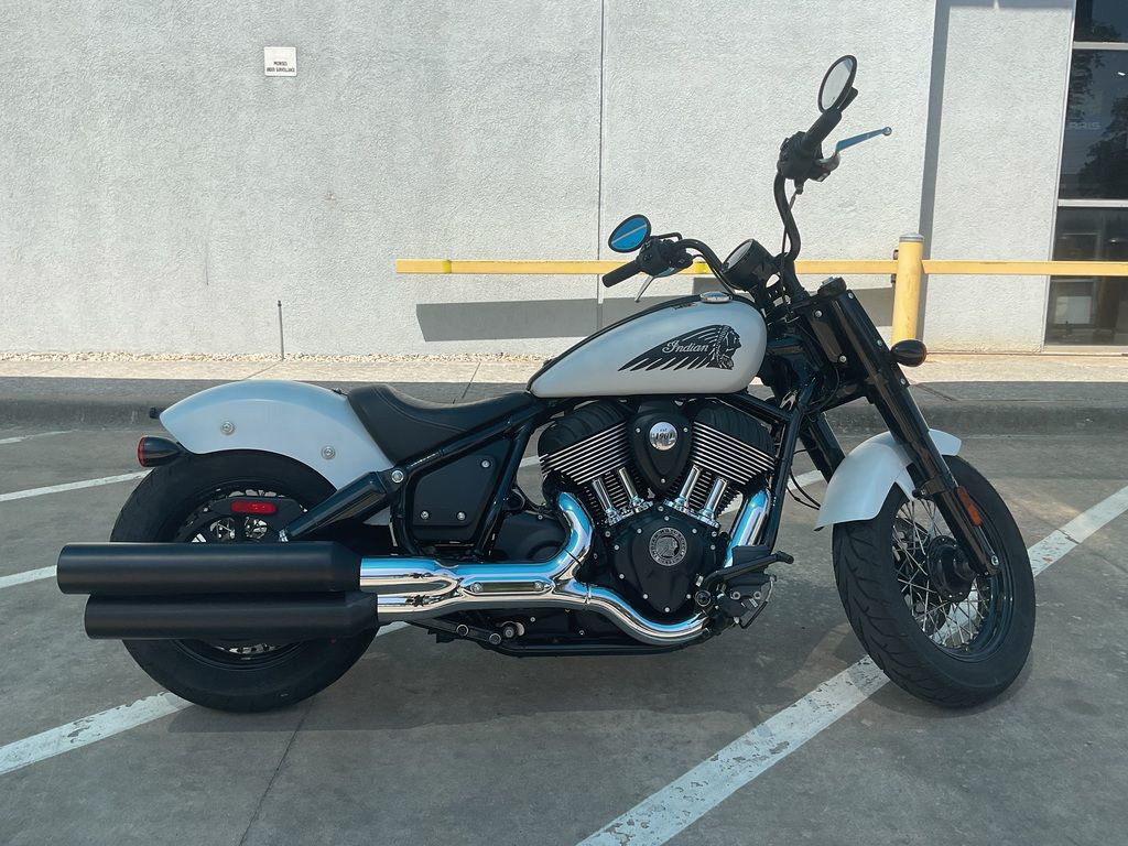 2024 Indian Chief Bobber ABS Ghost White Metallic Smoke BOBBER in Plano, TX