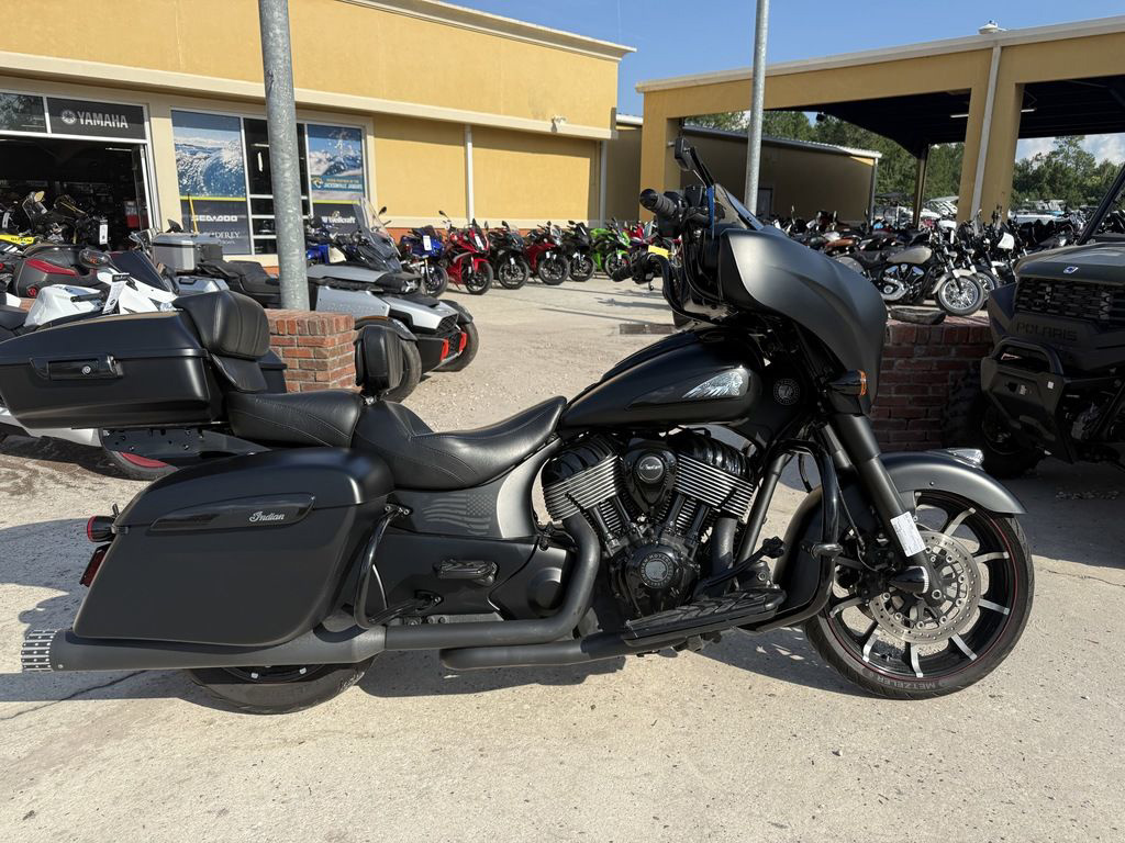 2019 Indian Chieftain Dark Horse Thunder Black Smoke Dark Horse DARK HORSE in Jacksonville, FL