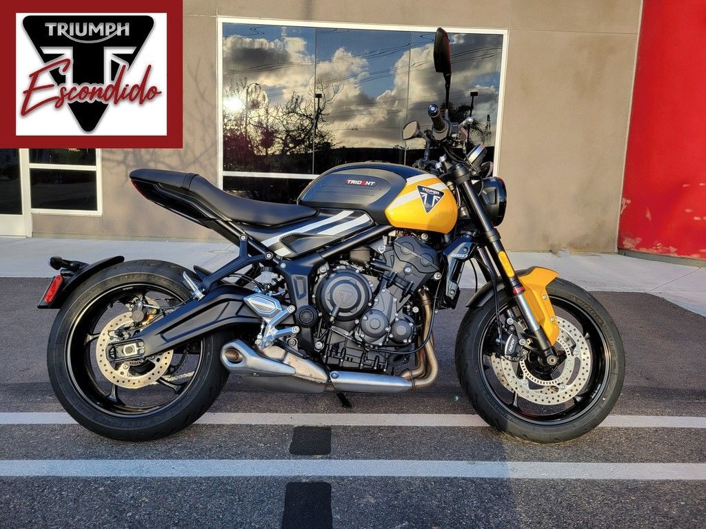 2025 Triumph Trident 660 Cosmic Yellow/Sapphire Black 660 in Escondido, CA
