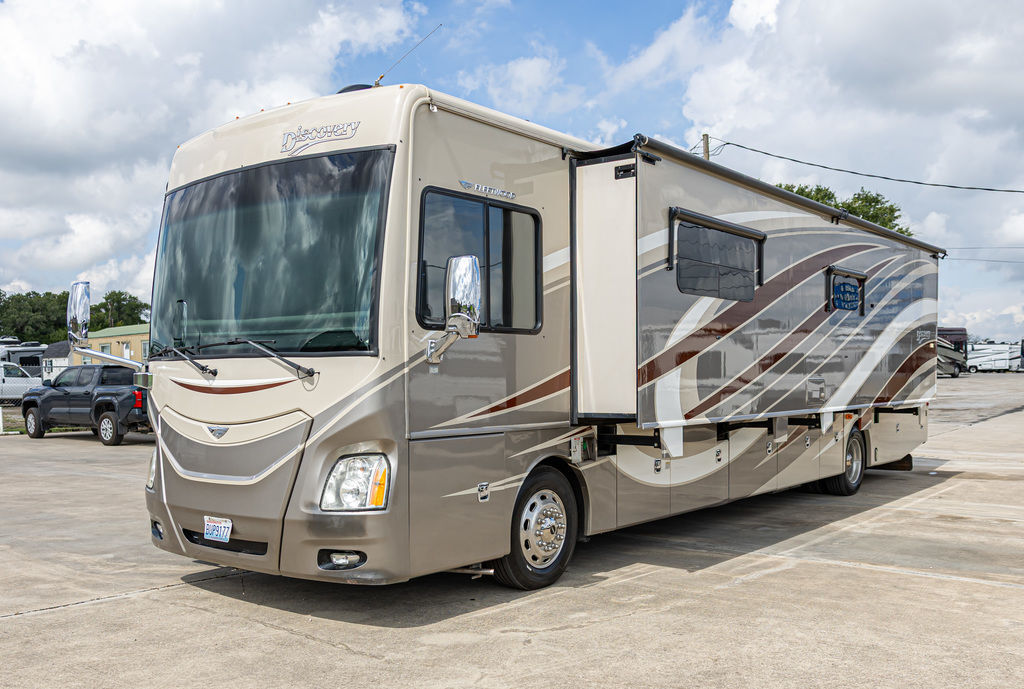 2014 Fleetwood Discovery 40E in weatherford TX