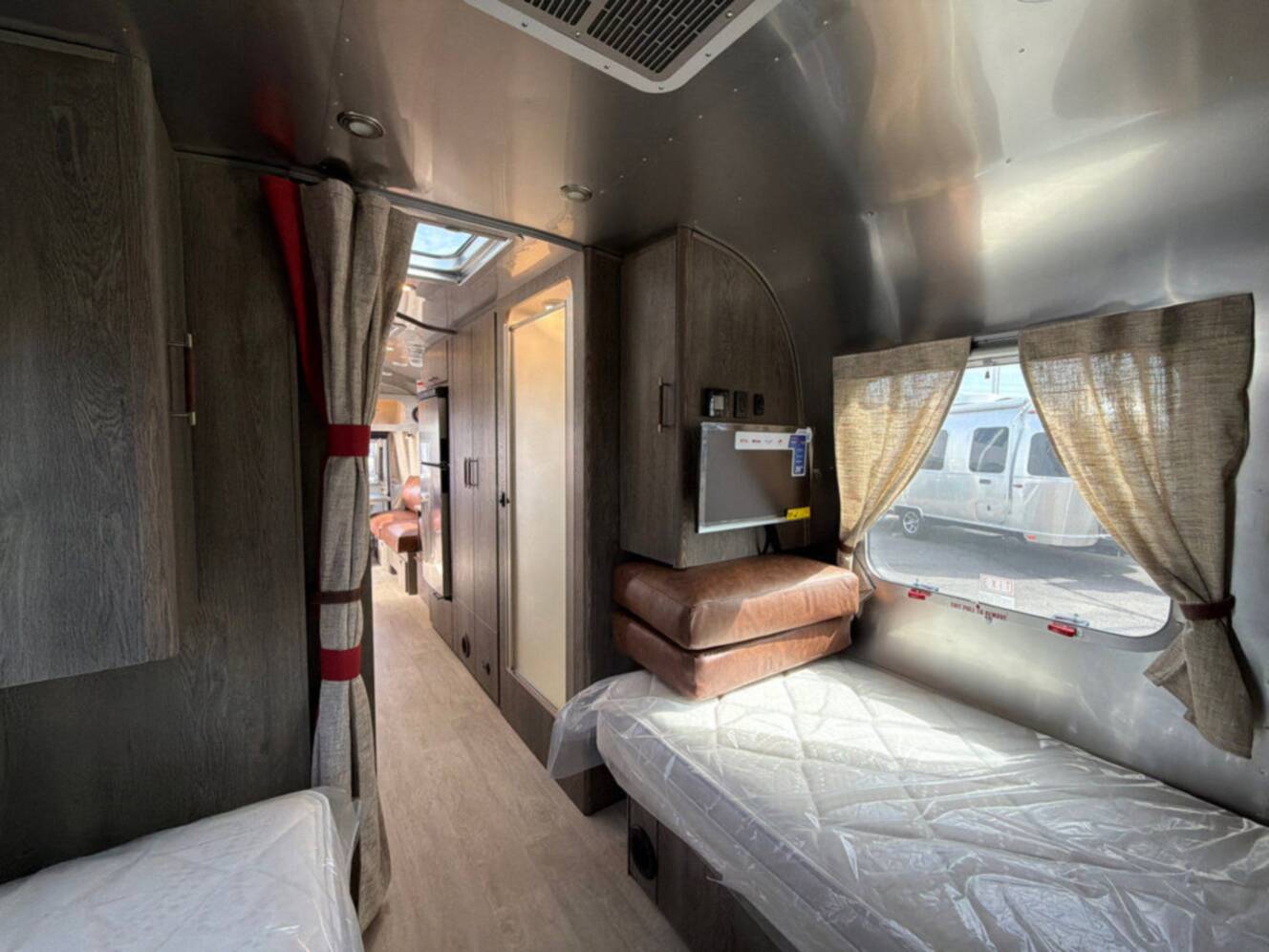 A photo of this 2026 Airstream Stetson 6666's Special Edition 27FB Twin