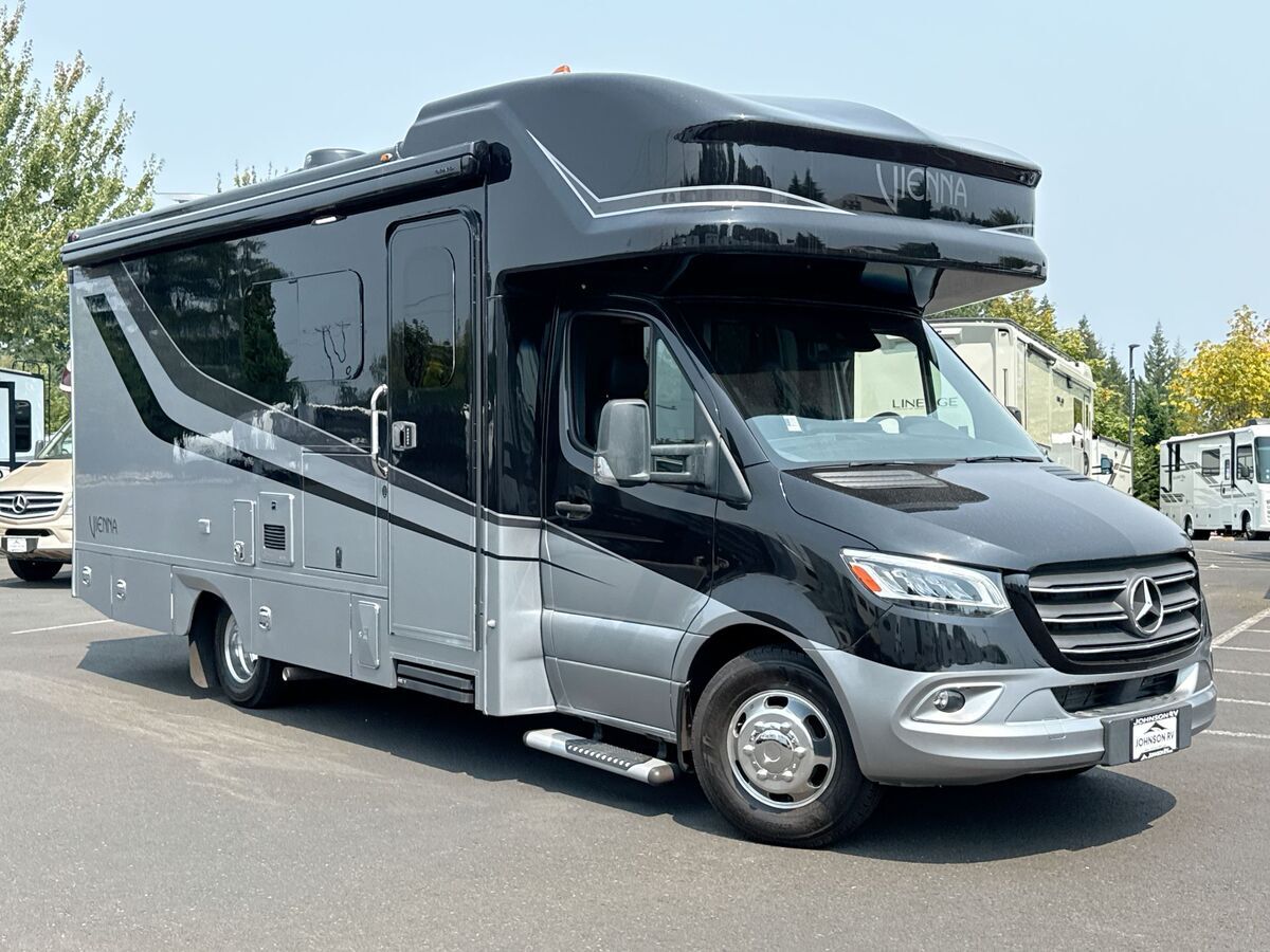 2024 Renegade Rv Vienna 25RMC in sandy OR