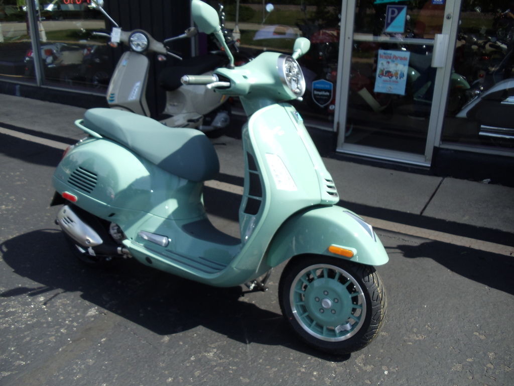 2027 Vespa GTS 310 SuperTech 310 in Arlington Heights, IL