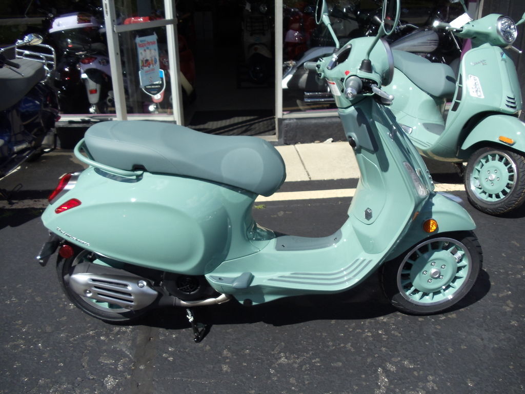 2027 Vespa Primavera 150 Tech 150 TECH in Arlington Heights, IL