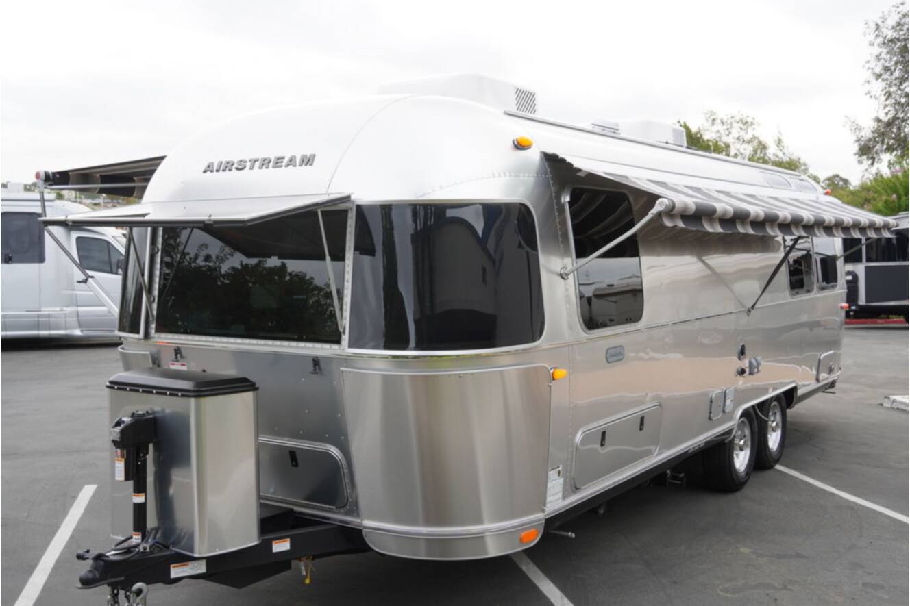 A photo of this 2027 Airstream Globetrotter® 27FB