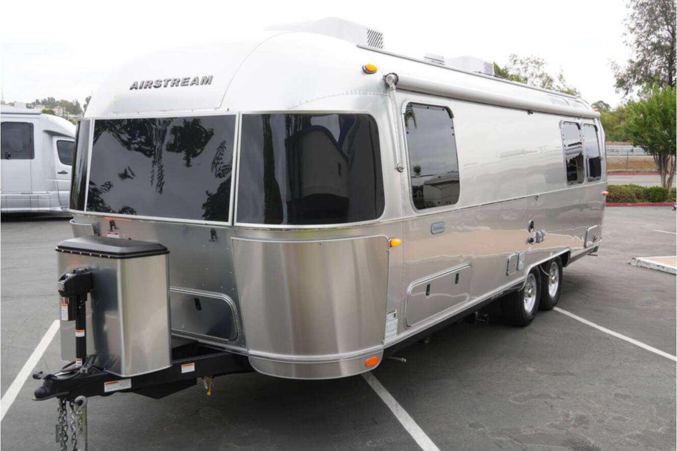 A photo of this 2027 Airstream Globetrotter® 27FB